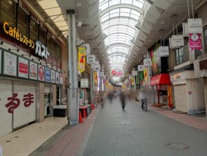 再開発により変わりゆくハッピーロード大山を歩き、中心部にできたタワマン「クロス大山」を仰ぎ見てきました。「クロス大山」「高架化」「補道26号線