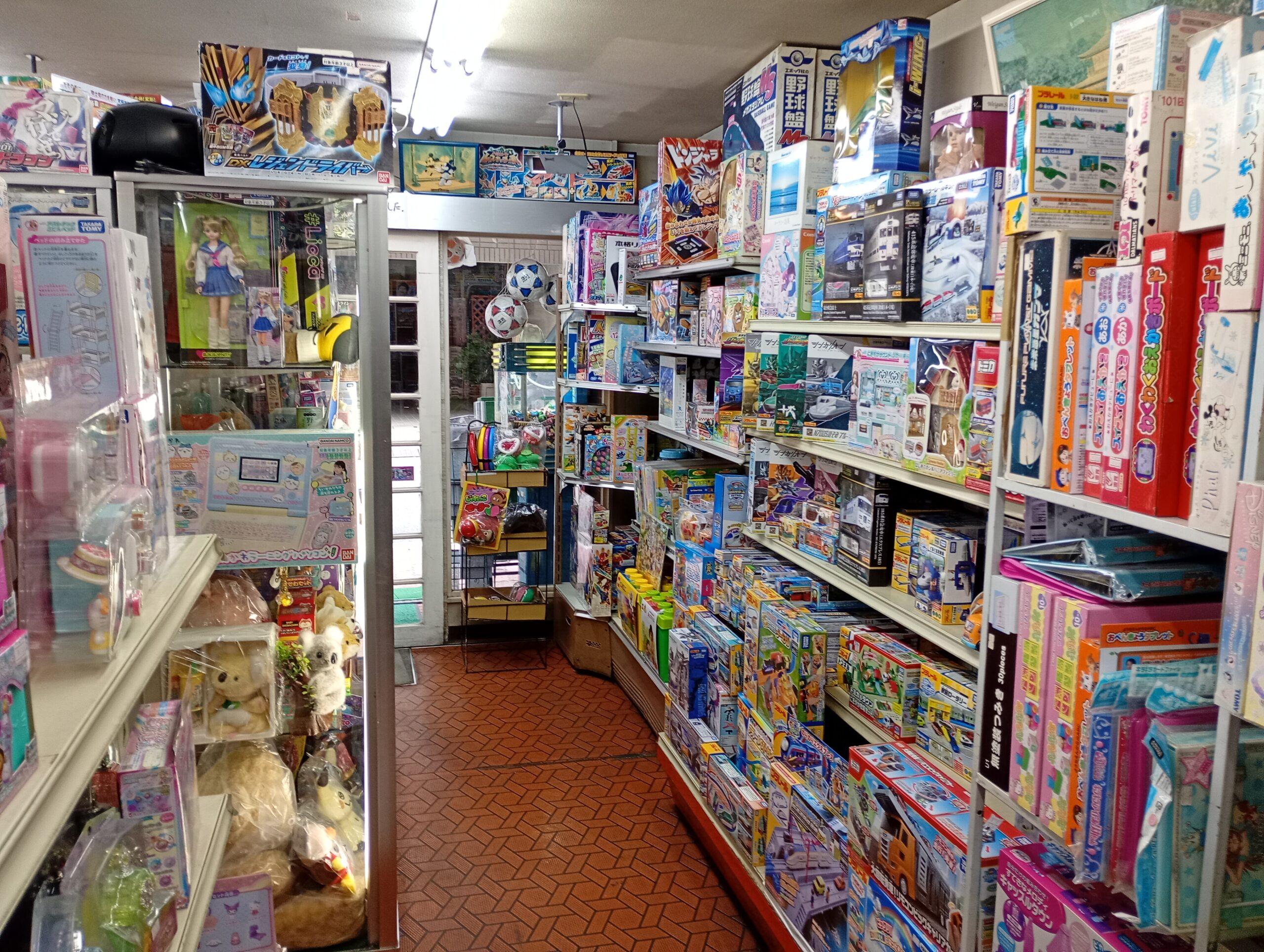 おもちゃ屋さん専用 玩具@仲宿】仲宿商店街の「コアラトーイ」：緩やかに刻まれる時間と